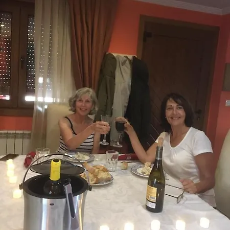 Homestay Doble En Chalet Con Piscina *