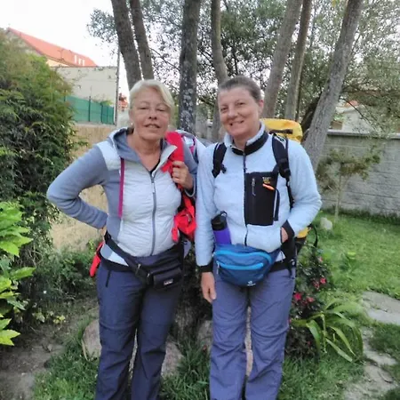 Doble En Chalet Con Piscina * Pontevedra